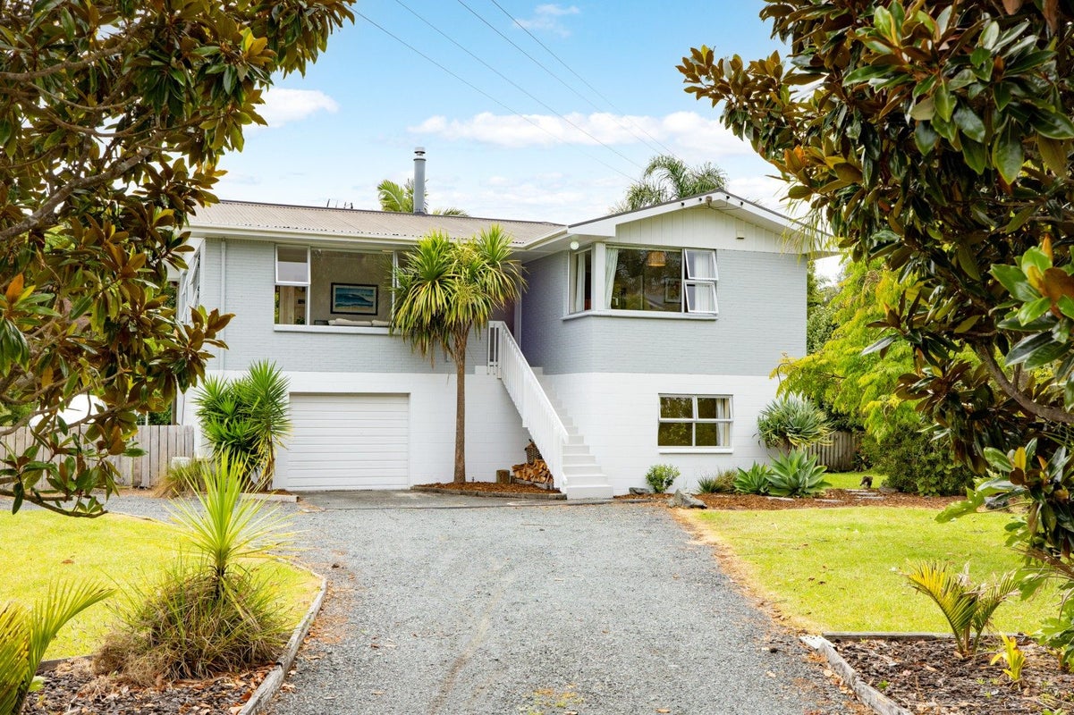10 Williams Crescent, Point Wells, Warkworth - Carousel 1