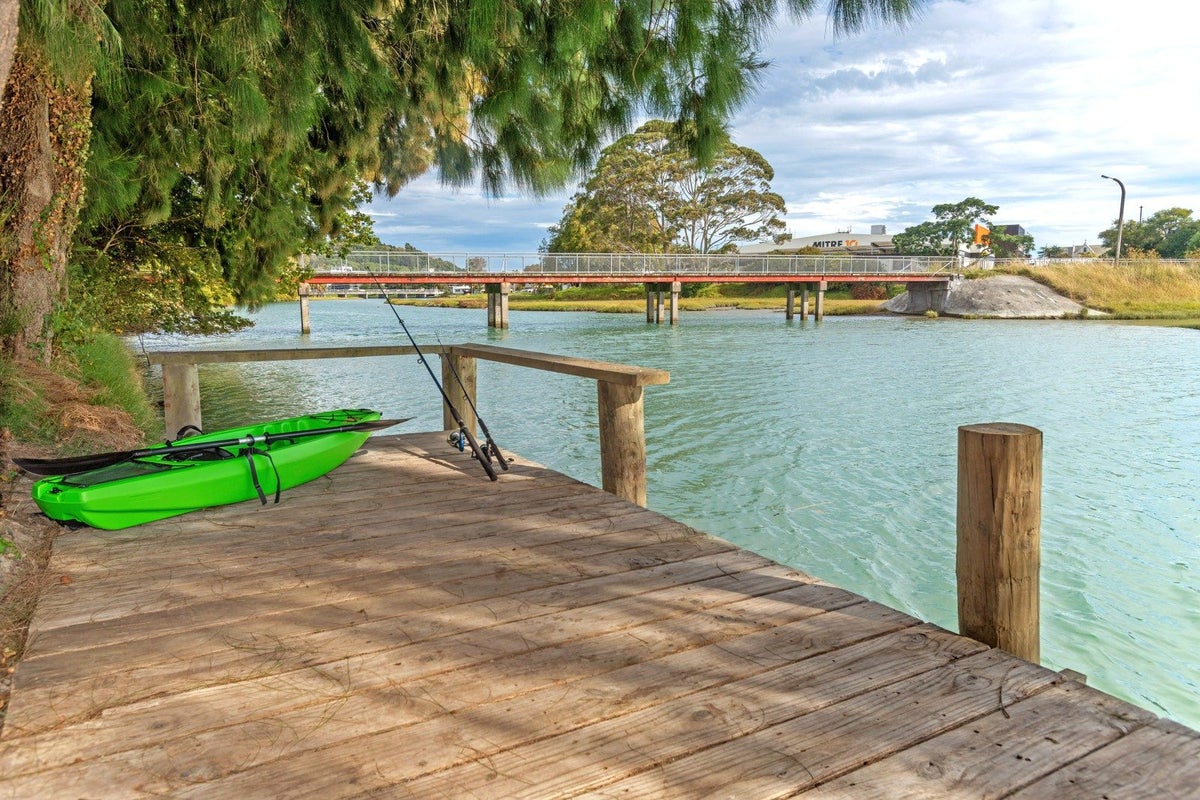 50 Stout Street, Whataupoko, Gisborne - Carousel 1