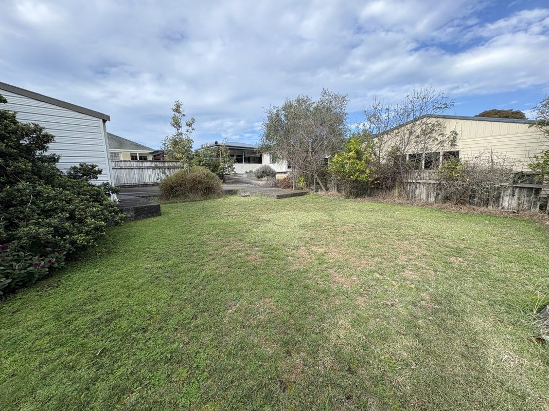 81 The Esplanade, Westshore, Napier - Carousel 20