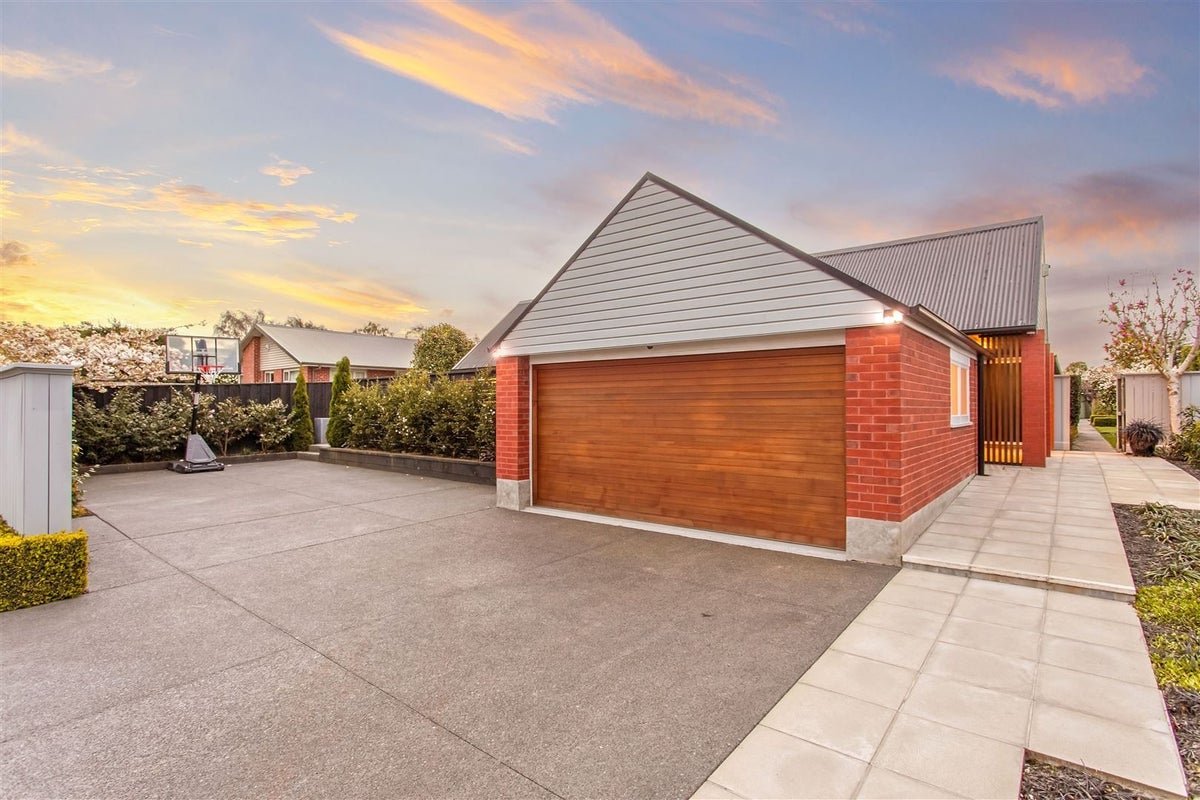 16 Westburn Terrace, Burnside, Christchurch - Carousel 22
