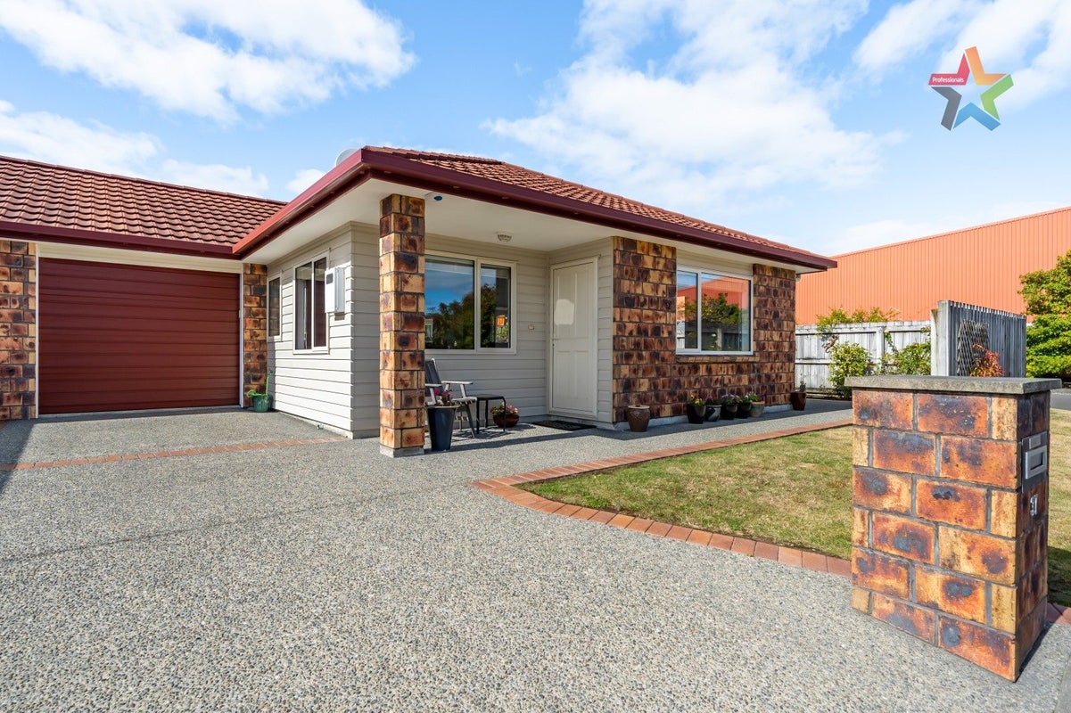 37 Woodland Mews, Wainuiomata, Lower Hutt - Carousel 2