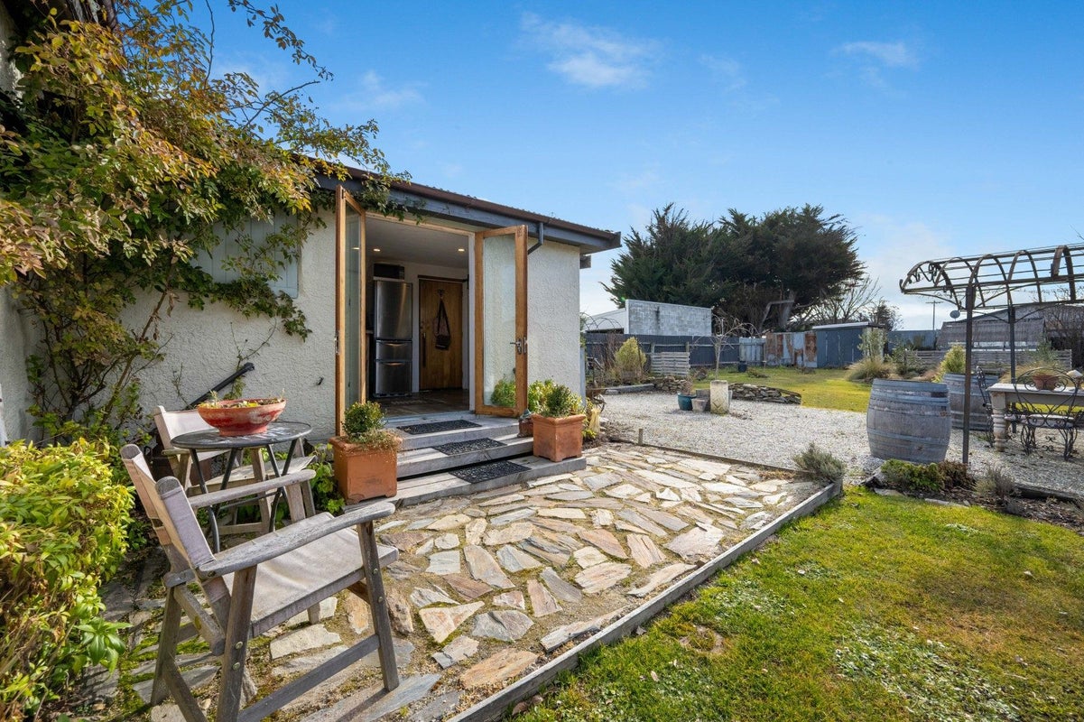 35 Thomas Street, Ranfurly, Ranfurly - Carousel 2
