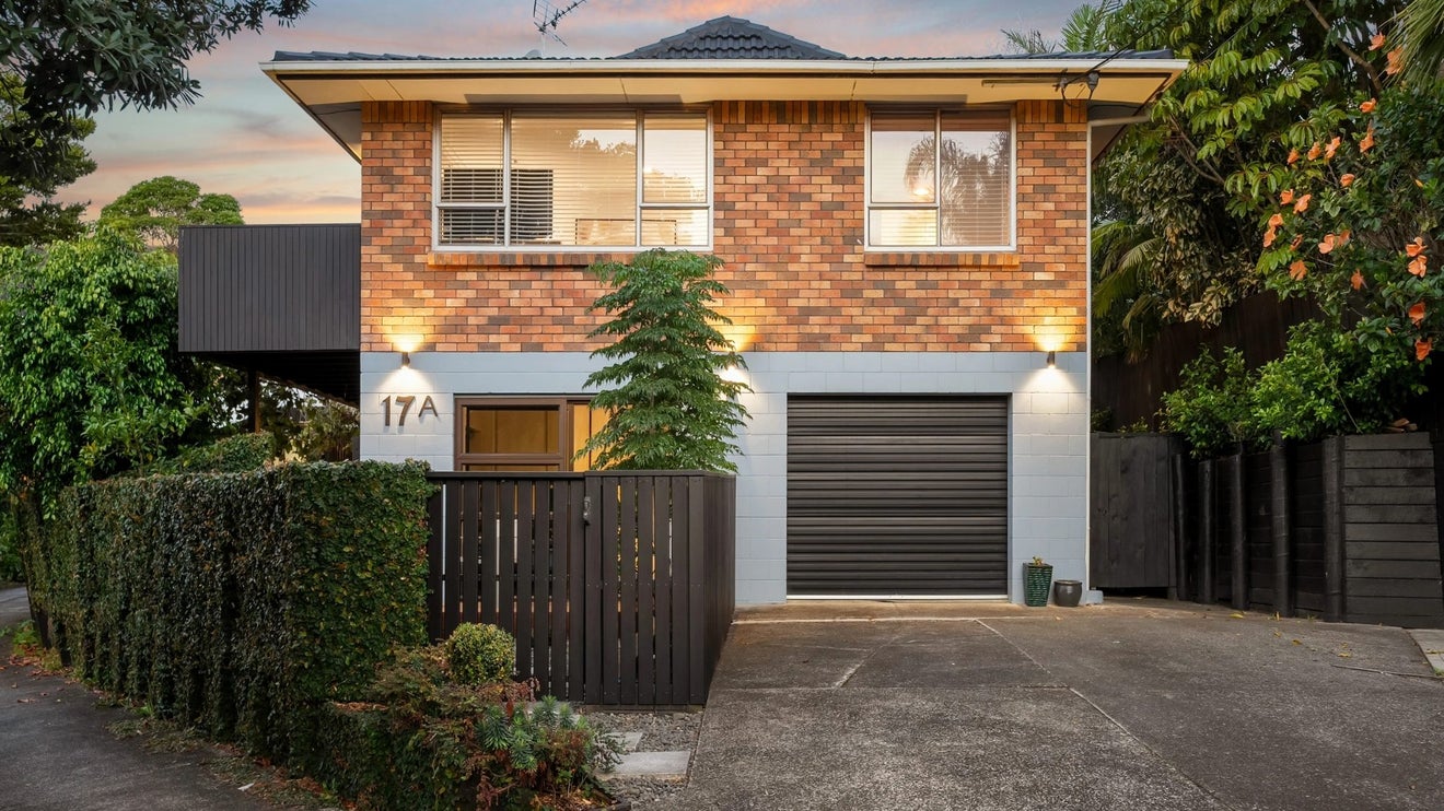 17A Clematis Avenue, Murrays Bay, Auckland - Carousel 1