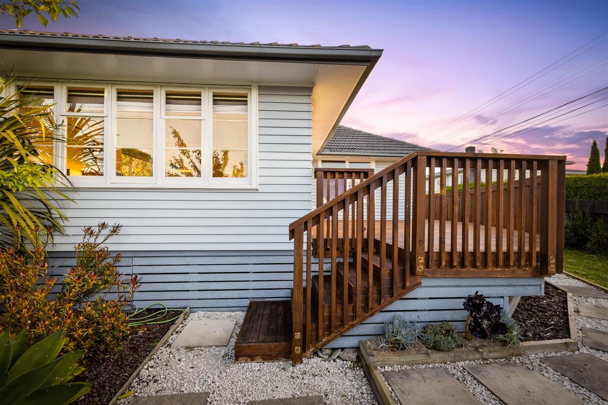 24B Ribblesdale Road, Henderson, Auckland - Carousel 2