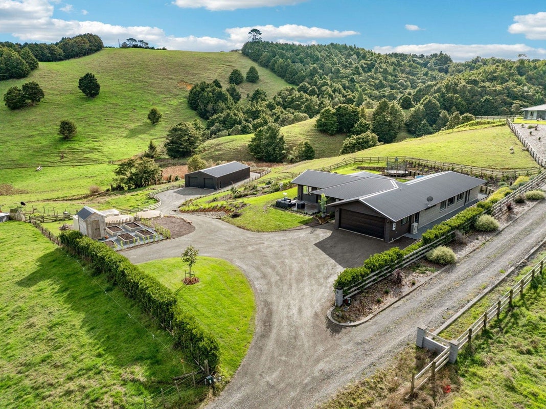 15 Waipui Place, Whangarei - Carousel 1