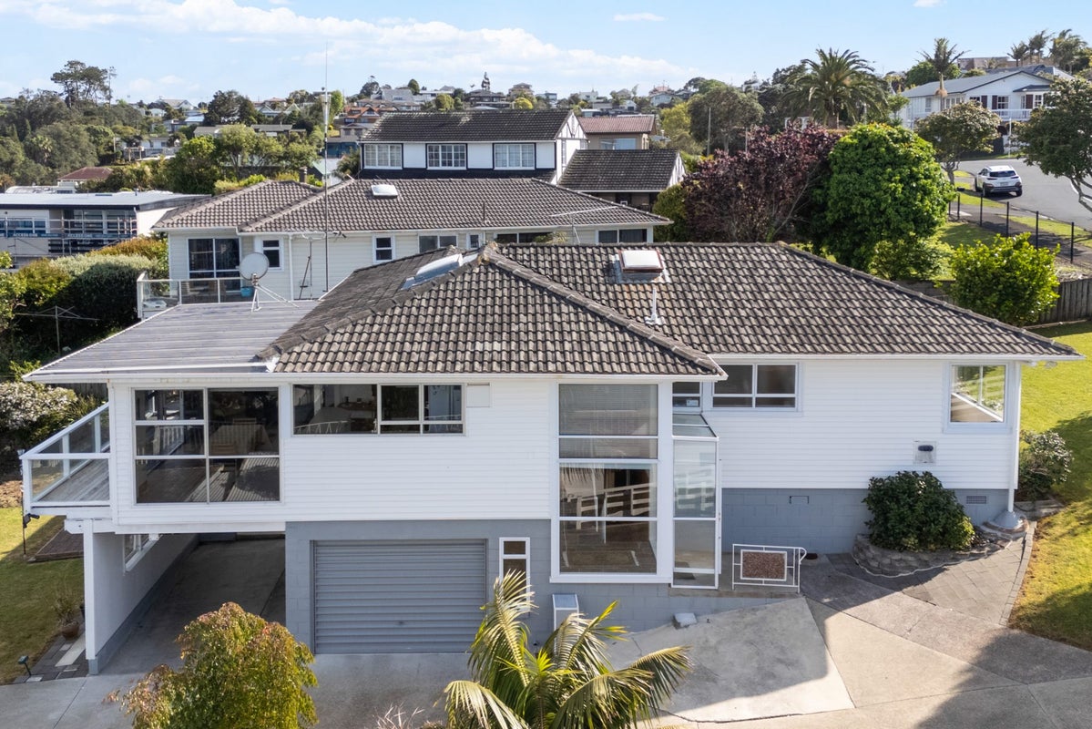 81 Lynbrooke Avenue, Blockhouse Bay, Auckland - Carousel 1