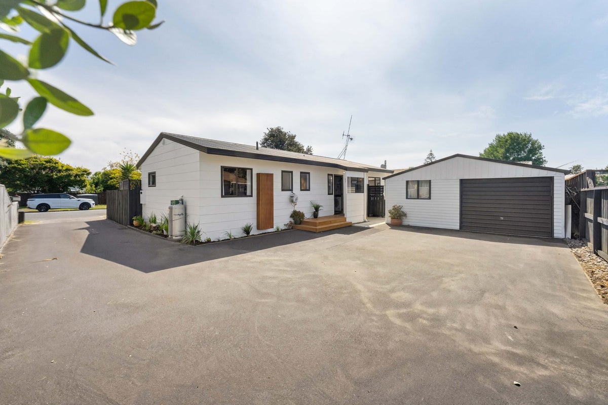 23A Hartford Avenue, Papamoa Beach, Papamoa - Carousel 1