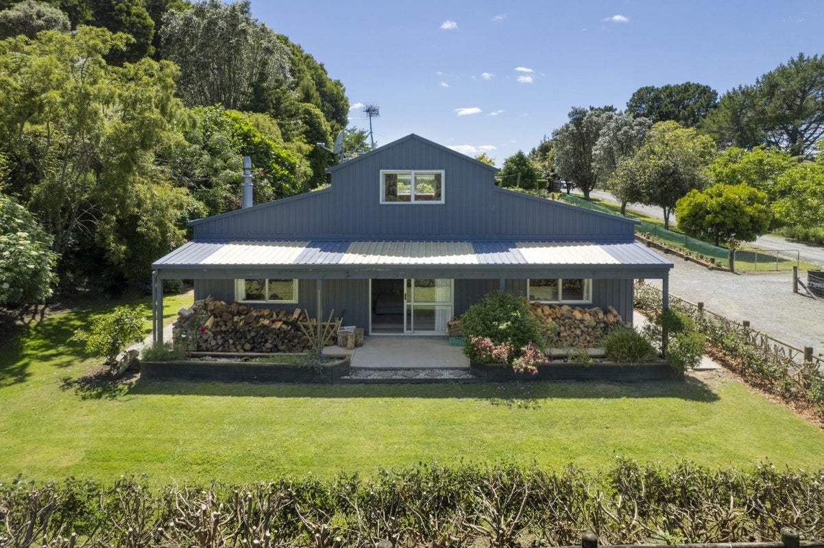 4A Thorn Road, Lower Kaimai, Tauranga - Carousel 1
