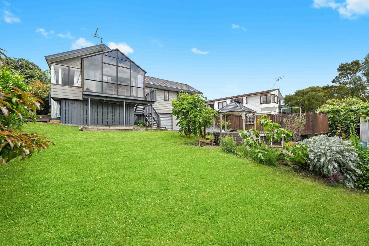 76 Totara Drive, Pukete, Hamilton - Carousel 2