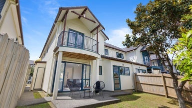97 Fields Parade, Oteha, Auckland - Carousel 1