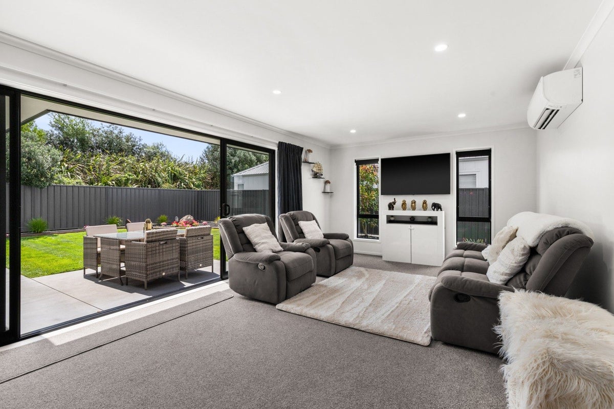 36 Hikawera Drive, Frimley, Hastings - Carousel 1