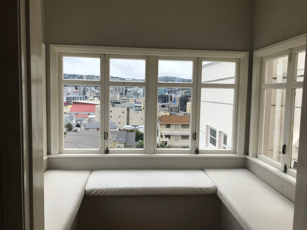 8/1 Earls Terrace, Mount Victoria, Wellington - Carousel 2