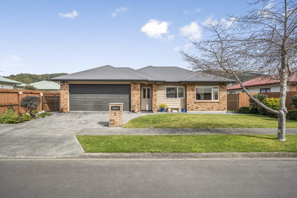 4 Woodland Grove, Wainuiomata, Lower Hutt - Carousel 21