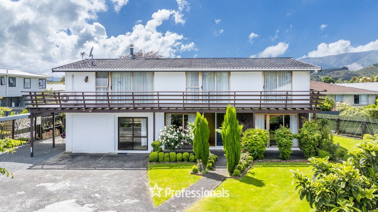 22A Oxford Crescent, Ebdentown, Upper Hutt - Carousel 2