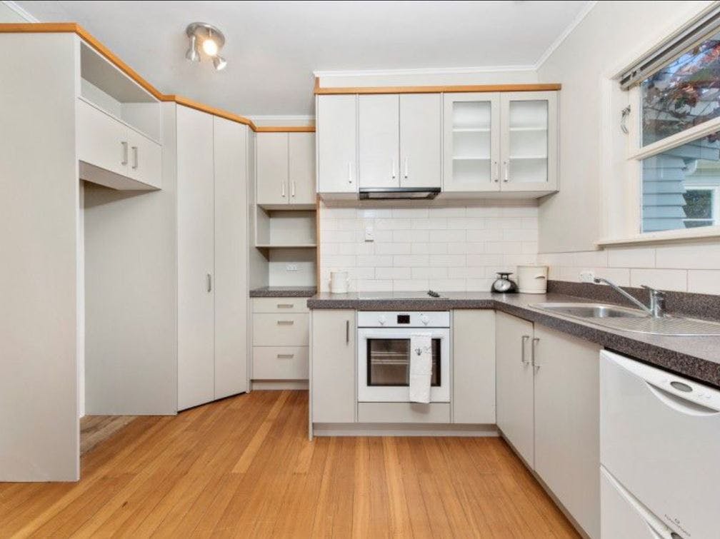 37 Plunket Terrace, Hamilton East, Hamilton - Carousel 19