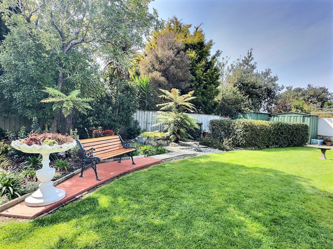 10 Bassett Place, Taradale, Napier - Carousel 1