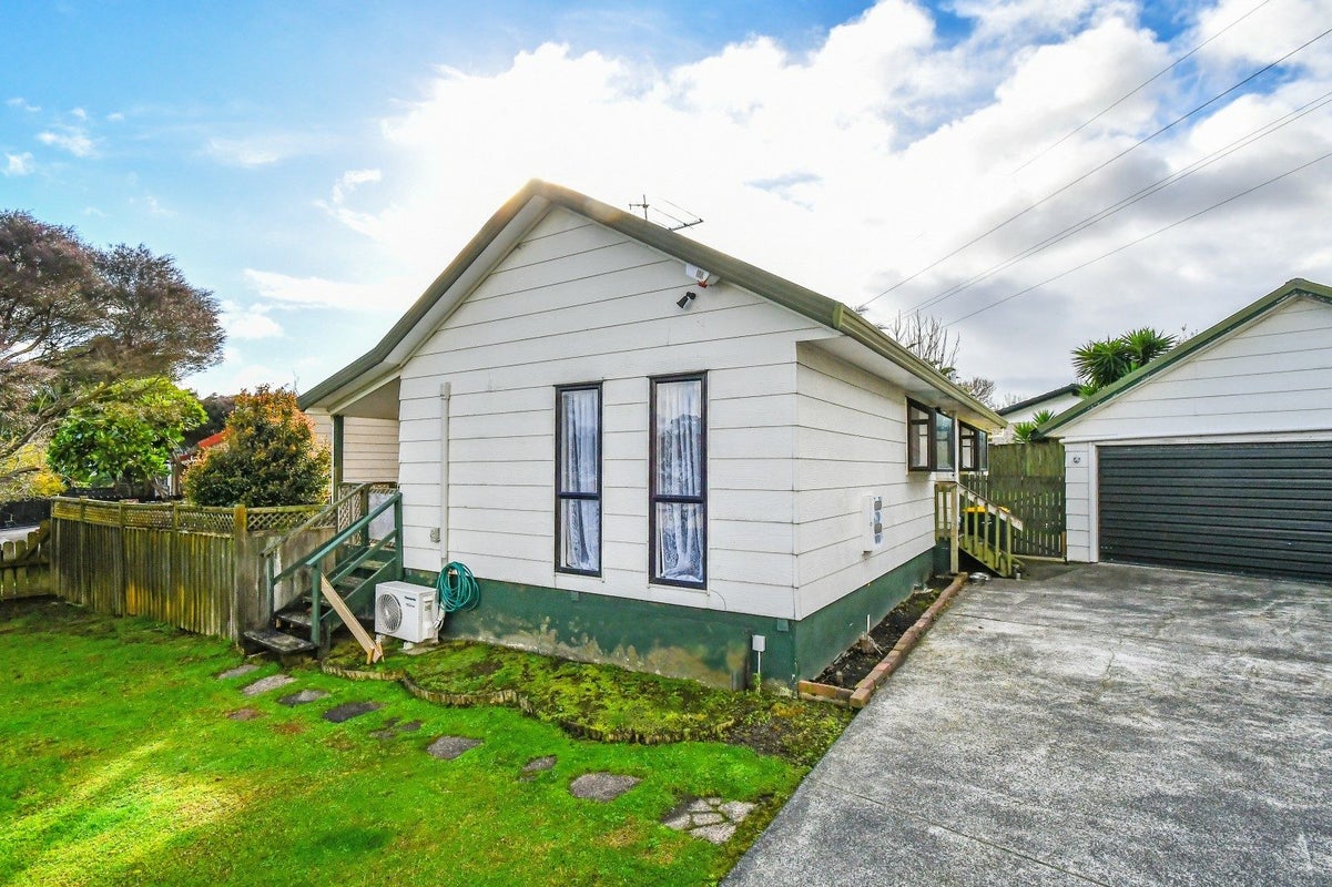 3 Leven Lane, Totara Heights, Auckland - Carousel 1