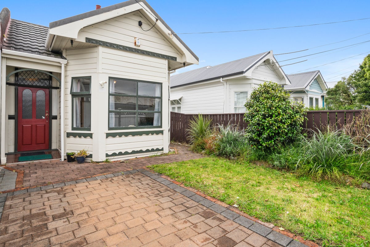 84 Cuba Street, Petone, Lower Hutt - Carousel 1