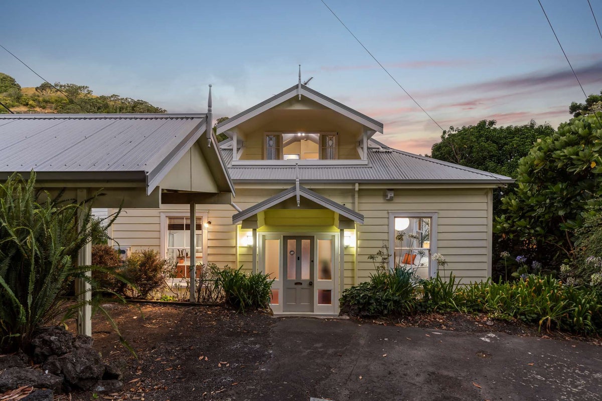 8 Bourne Street, Mount Eden, Auckland - Carousel 1