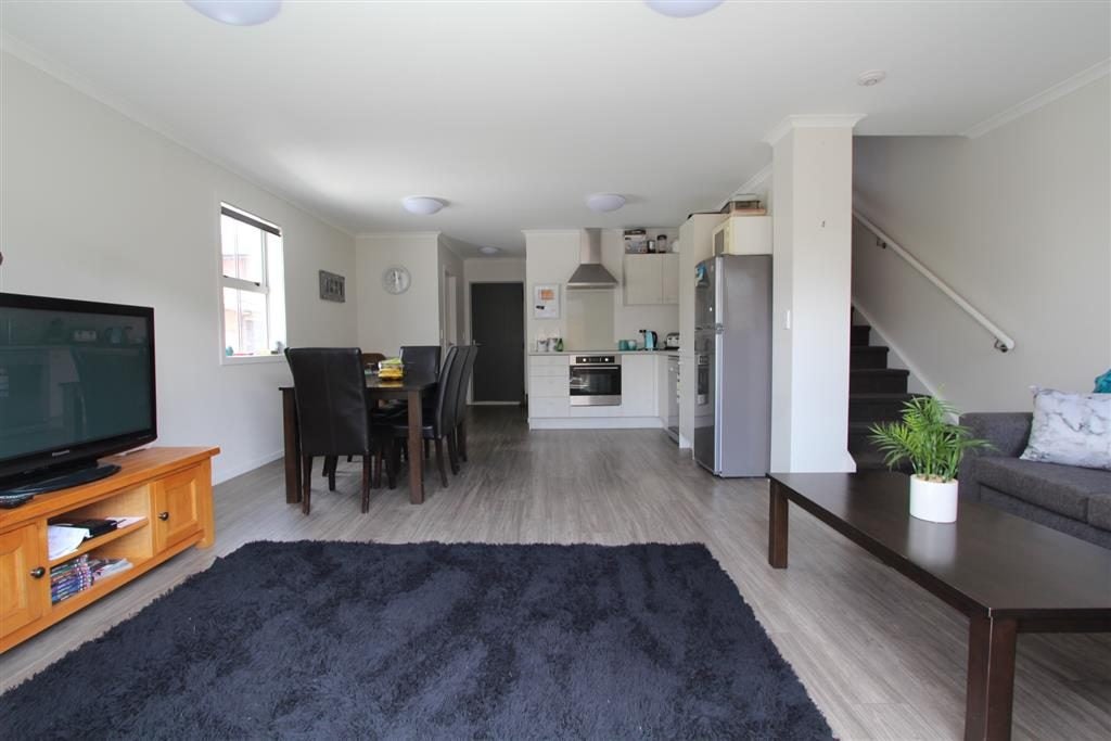 10 Chiefs Court, Hamilton East, Hamilton - Carousel 1