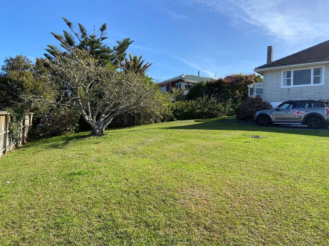 21 Montana Avenue, Murrays Bay, Auckland - Carousel 2