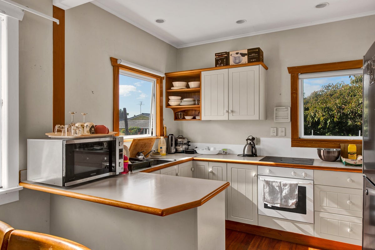 45 Mangorei Road, Strandon, New Plymouth - Carousel 2