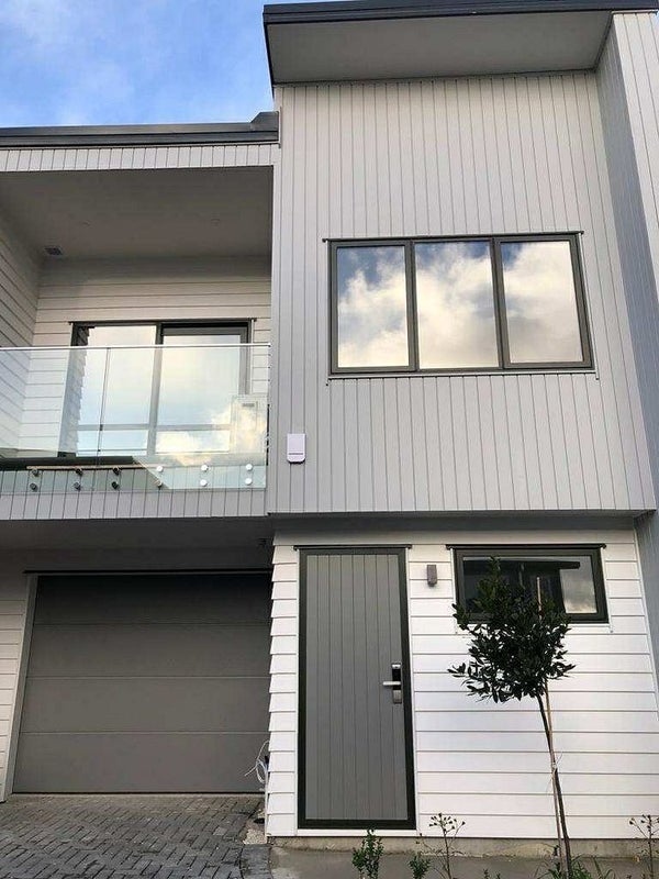 9D Matuhi Rise, Henderson, Auckland - Carousel 2