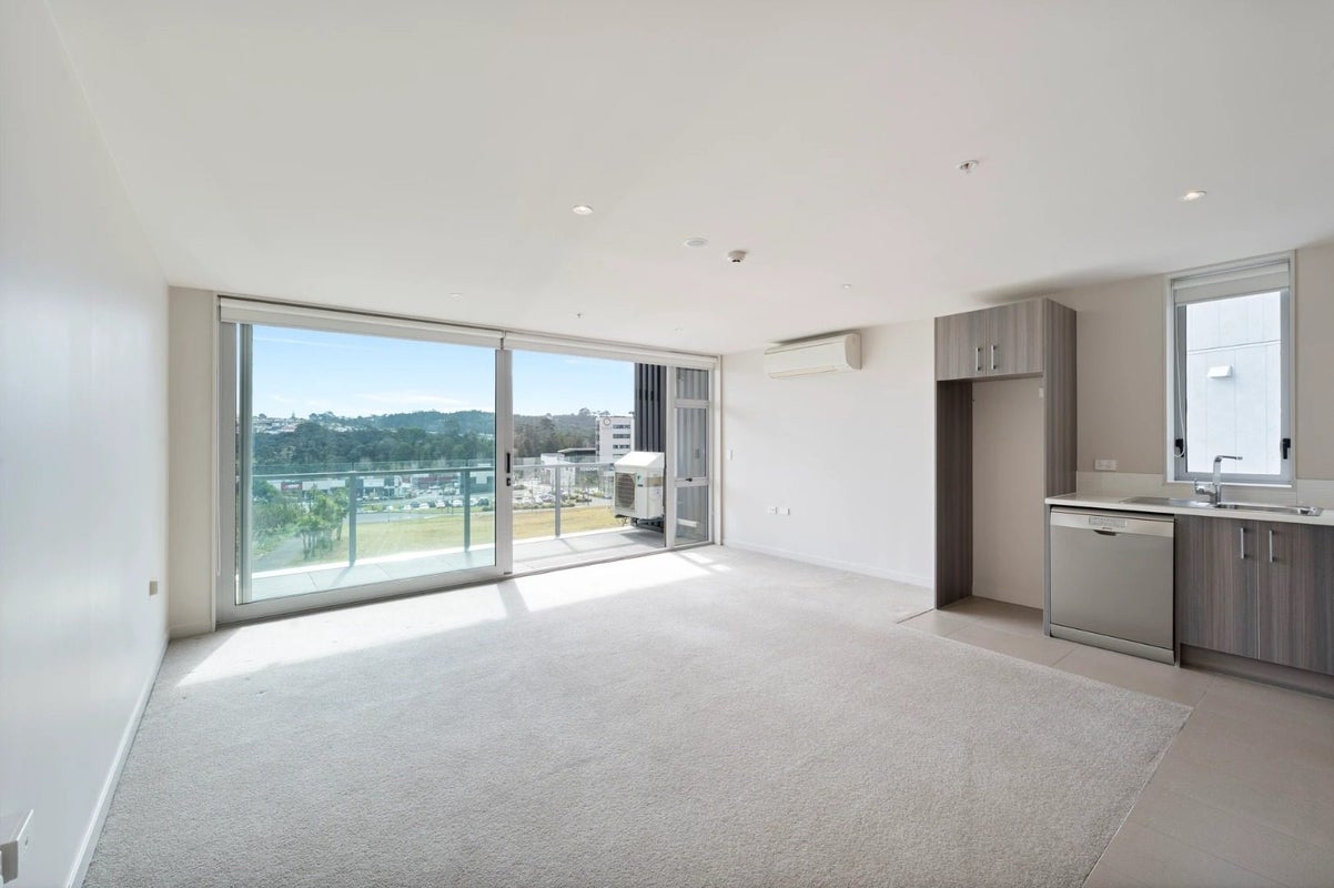 204/27 Don McKinnon Drive, Albany, Auckland - Carousel 2