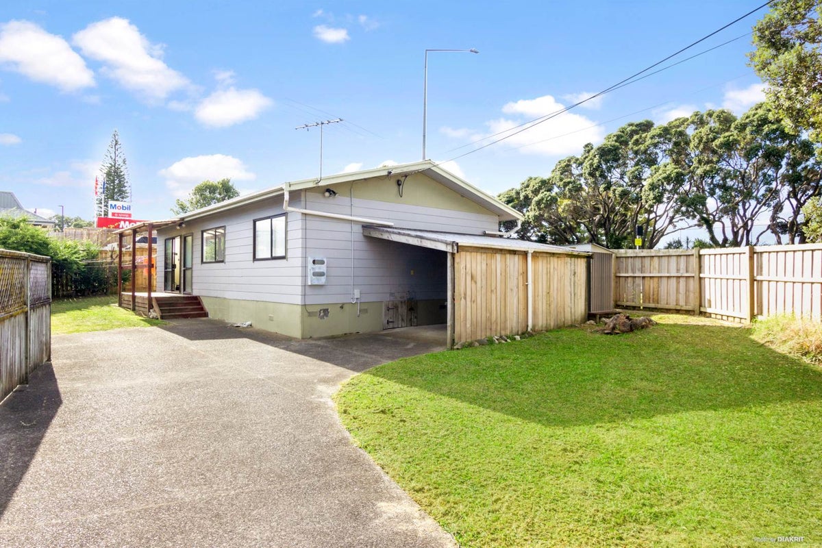 2/3368 Great North Road, Glen Eden, Auckland - Carousel 2