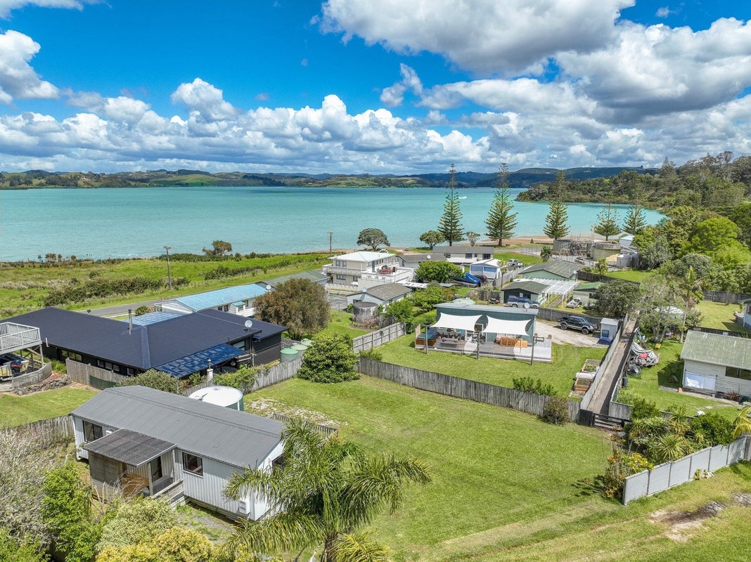5 Peninsula Parade, Hihi, Mangonui - Carousel 2