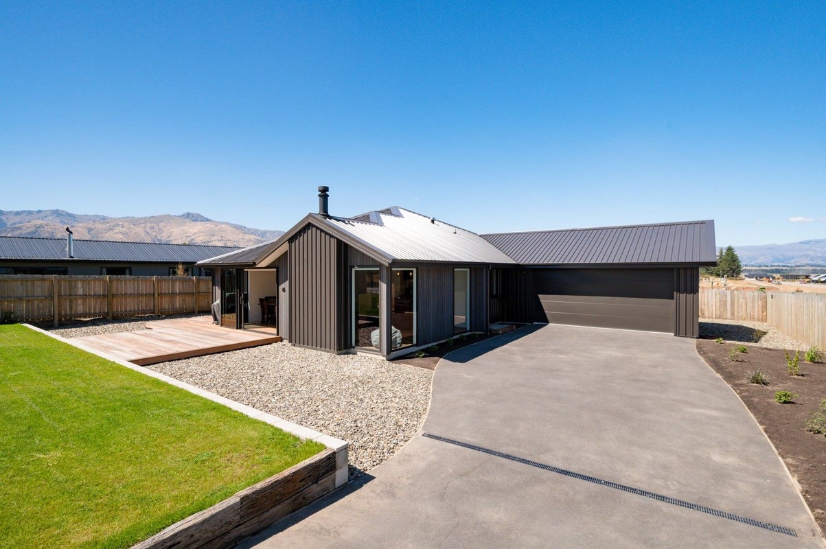 22 Woodpecker Street, Wanaka - Carousel 1