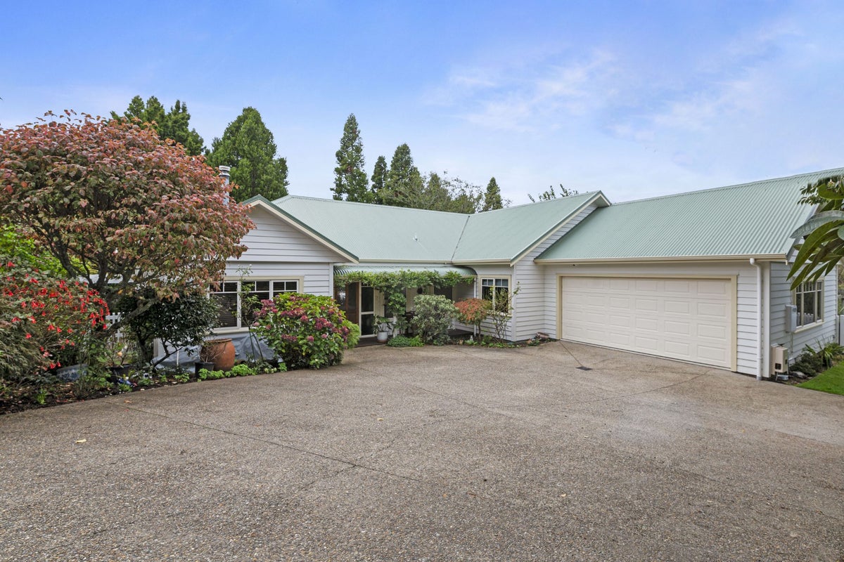 2 Florey Heights, Springfield, Rotorua - Carousel 1