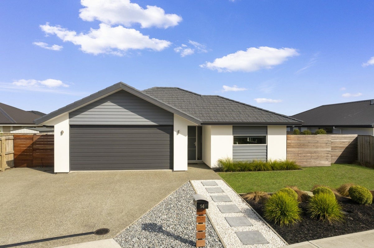 14 Summersfield Boulevard, Appleby, Richmond - Carousel 1