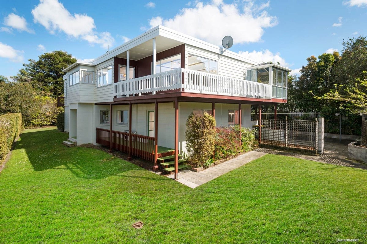 471A Glenfield Road, Glenfield, Auckland - Carousel 2