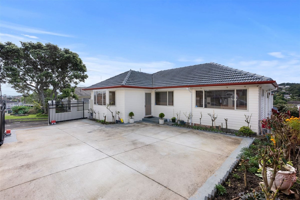 12 Lynmore Drive, Hillpark, Auckland - Carousel 2