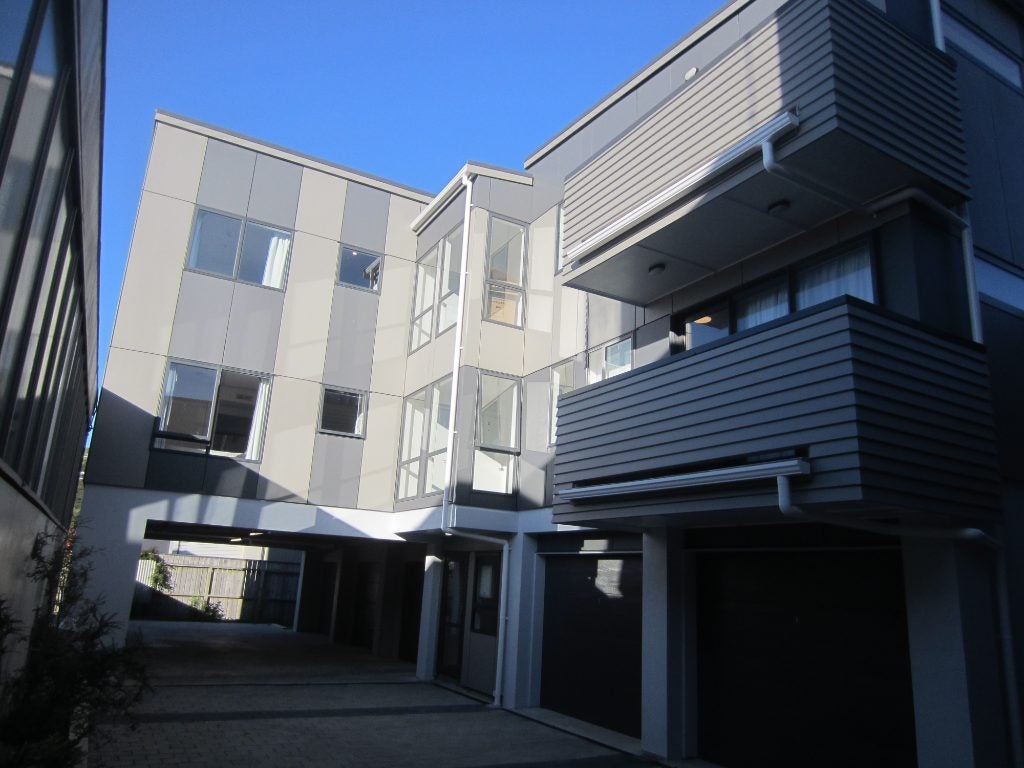 8/232 Main Road, Tawa, Wellington - Carousel 2
