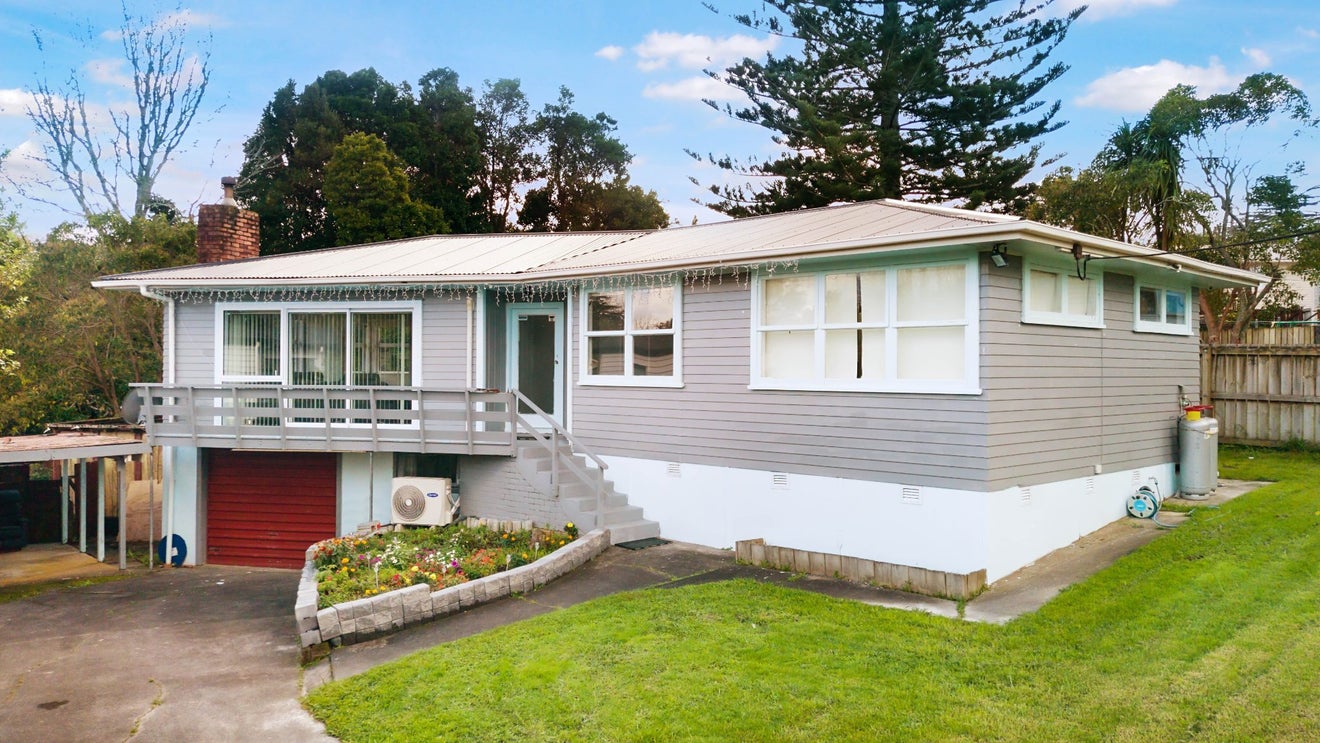 53 Chorley Avenue, Massey, Auckland - Carousel 1