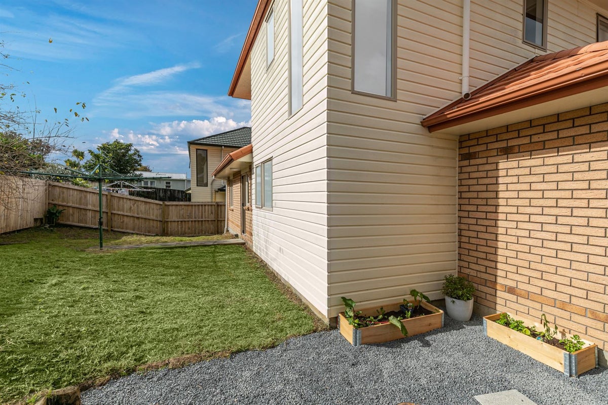 7 Elder Place, Massey, Auckland - Carousel 20