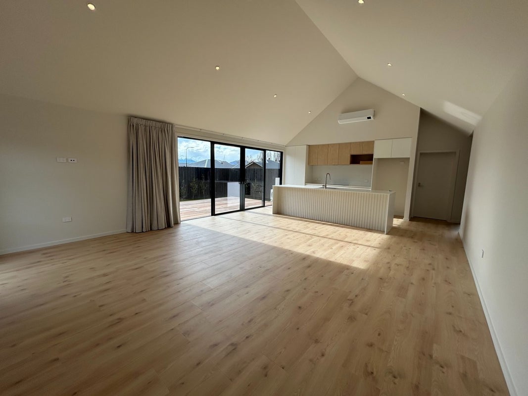 19 Burbank Road, WANAKA - Carousel 2