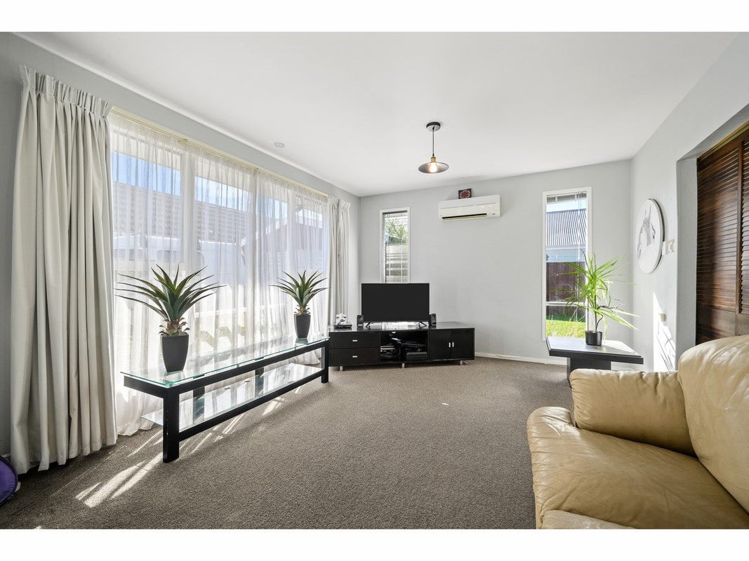 2/59 Winters Road, Redwood, Christchurch - Carousel 1