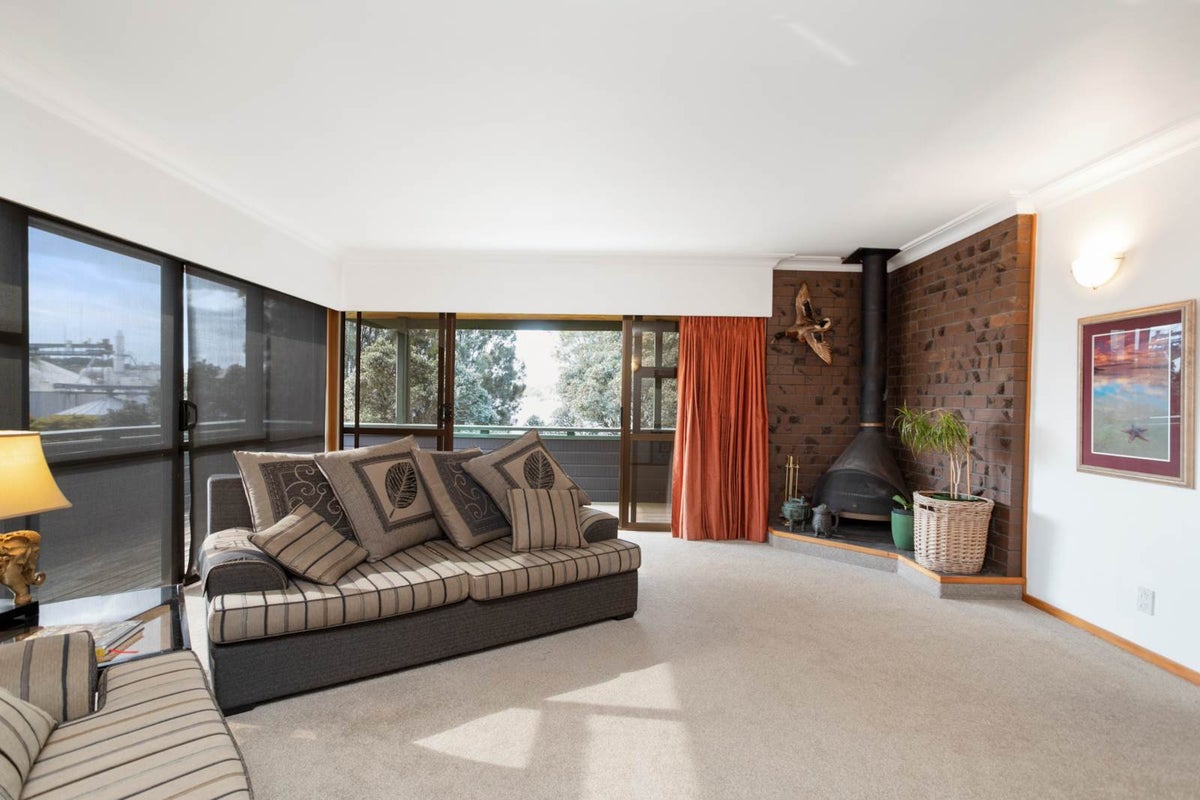 18 Vagus Place, Royal Oak, Auckland - Carousel 2