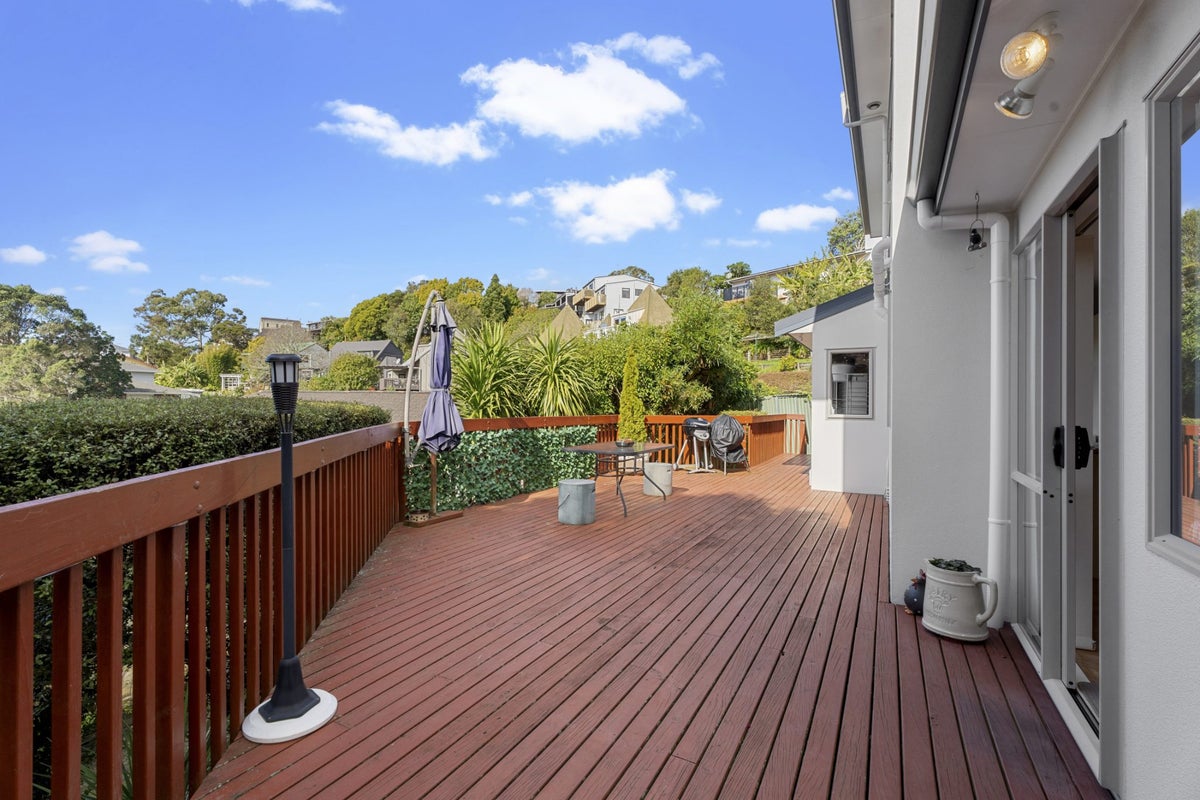 12A Danbury Drive, Torbay, Auckland - Carousel 2