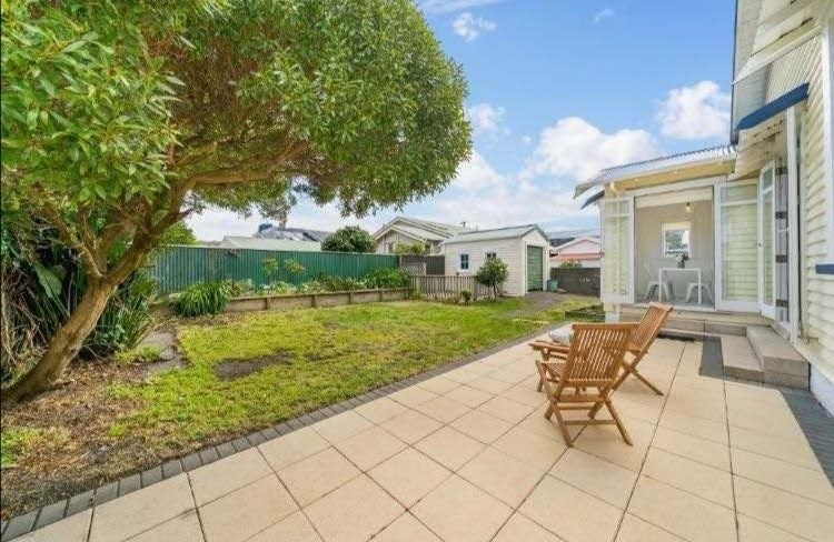 43 Cuba Street, Petone, Lower Hutt - Carousel 13
