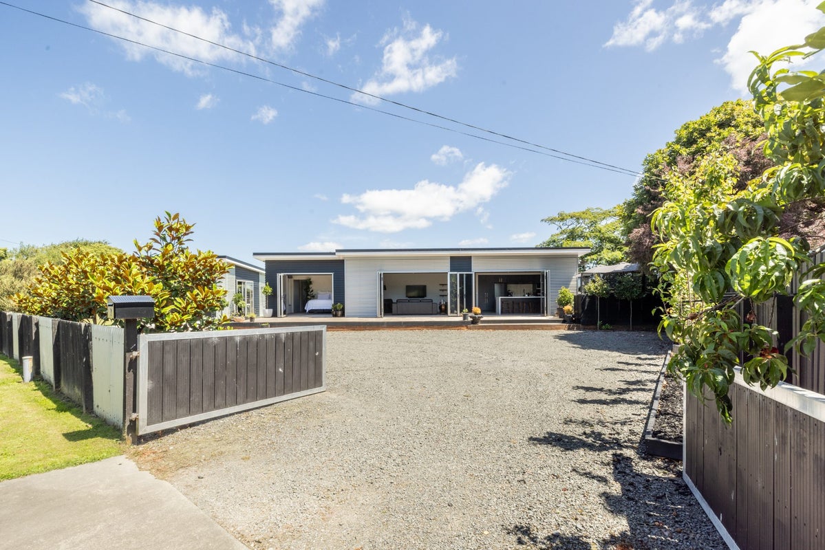 2 Albert Street, Clive, Hastings - Carousel 19