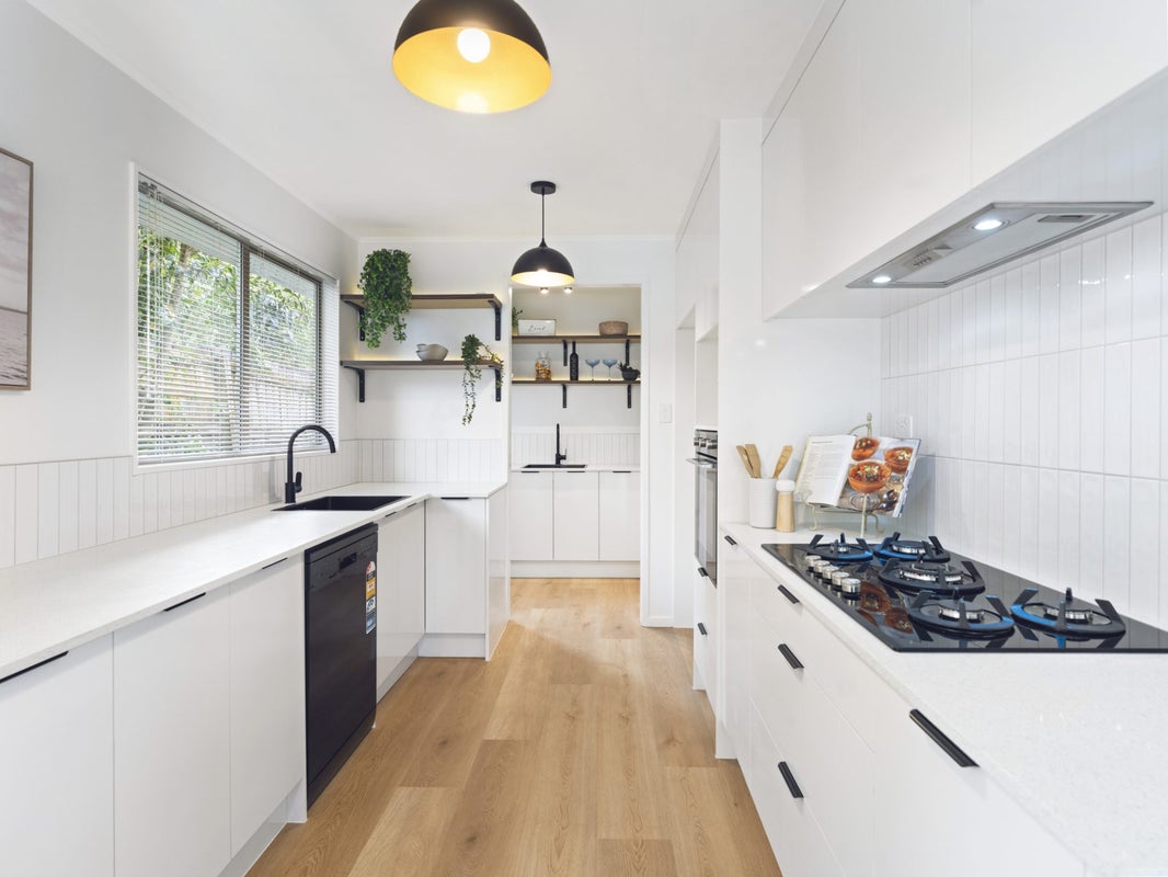5 Gallony Avenue, Massey, Auckland - Carousel 2