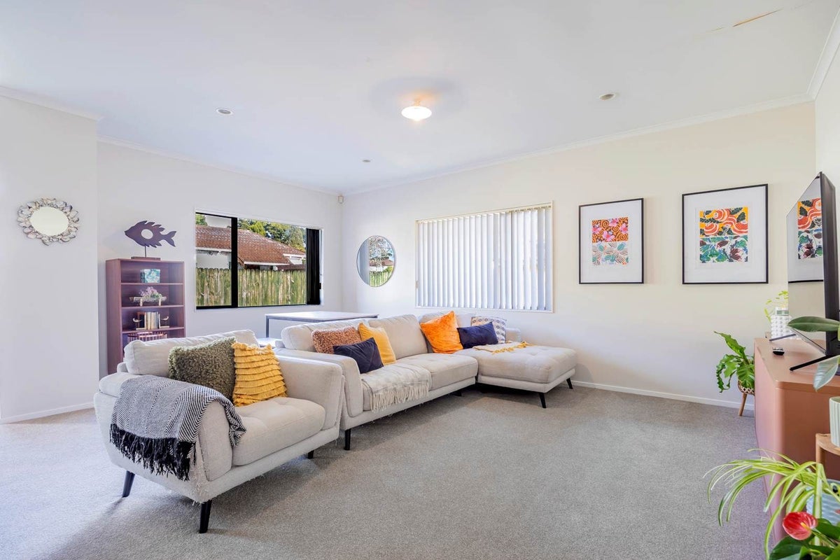 16A Lincoln Road, Henderson, Auckland - Carousel 2