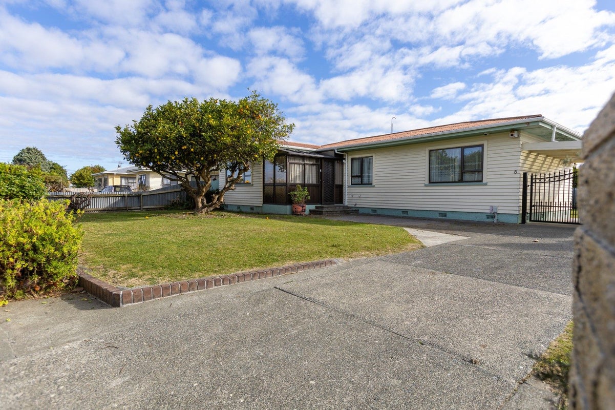 8 Richmond Street, Maraenui, Napier - Carousel 1