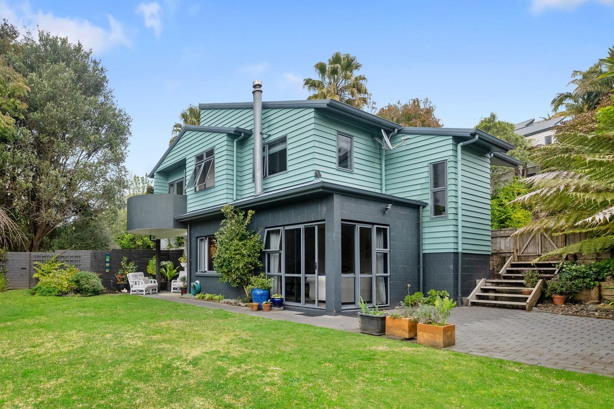 41 Snowden Street, Ohauiti, Tauranga, Bay Of Plenty - Carousel 1