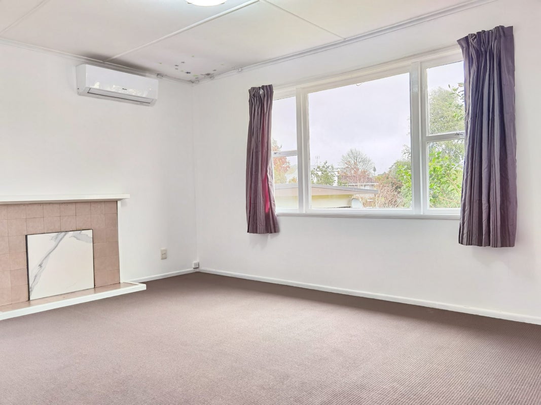 408 Glenfield Road, Glenfield, Auckland - Carousel 2