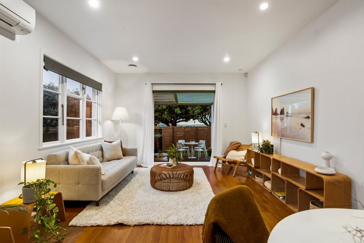 4 Renton Road, Mount Albert, Auckland - Carousel 2
